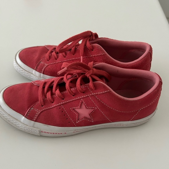 Converse watermelon/red suede runners - Picture 2 of 4